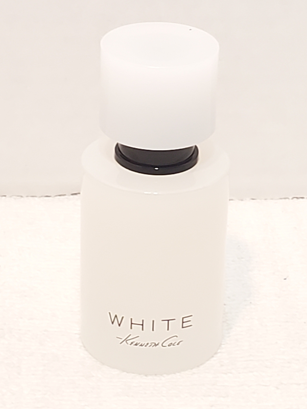 Kenneth Cole White for Her 1.0 oz 30ml Eau De Parfum Spray New